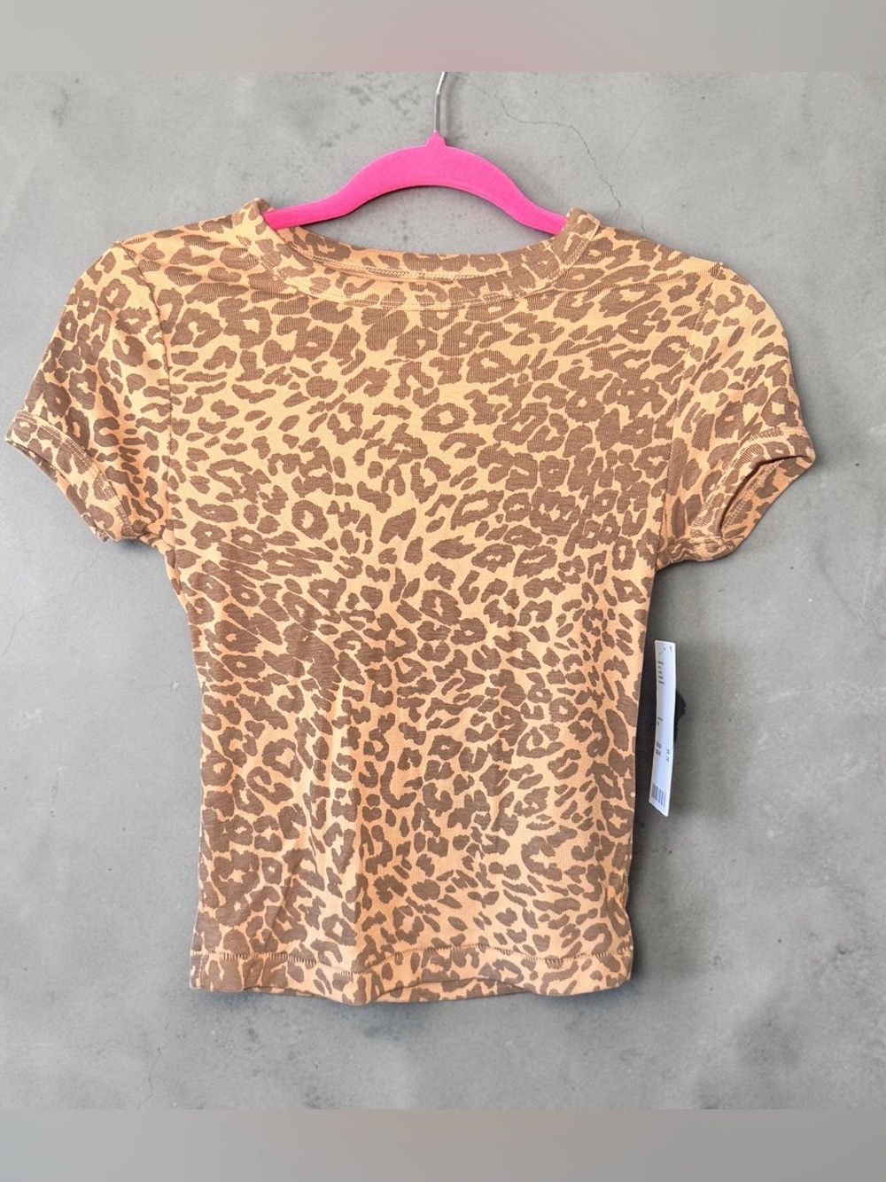 Urban Outfitters BDG Leopard Print Short Sleeve Tee. Size Medium.